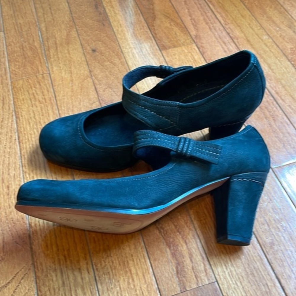 🫒 9.5W Antra black new book Mary Jane heels by